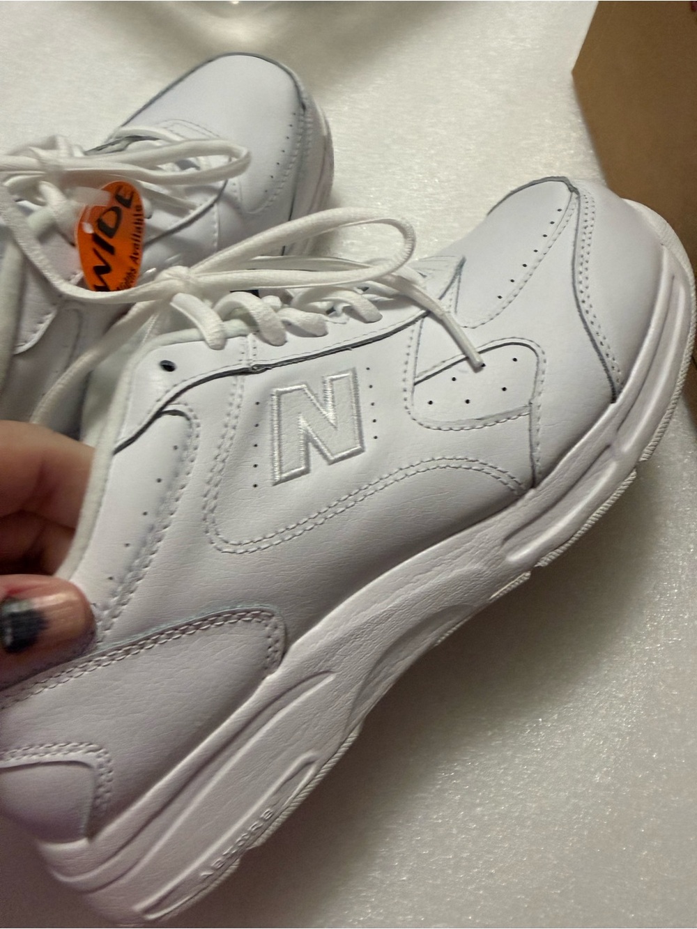 New Balance White Leather Women's Lace-Up Sneakers extra wide size 9